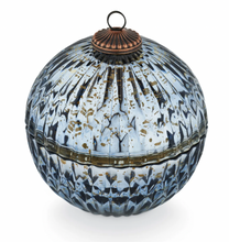 Load image into Gallery viewer, Mercury Ornament Candle
