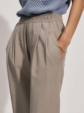 Load image into Gallery viewer, Tacoma Straight Pleat Pant 28&quot;
