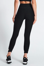 Load image into Gallery viewer, Atlas Leggings
